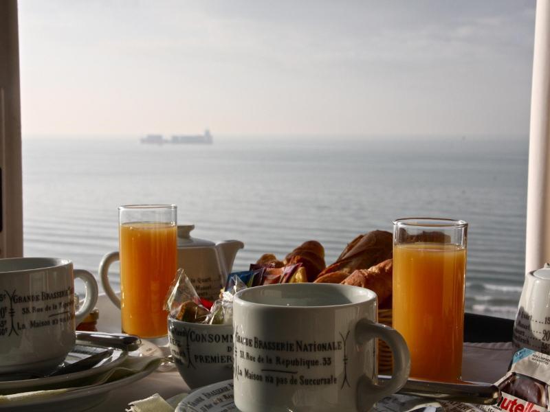Logis Hotel - La Petite Rade Le Havre Esterno foto