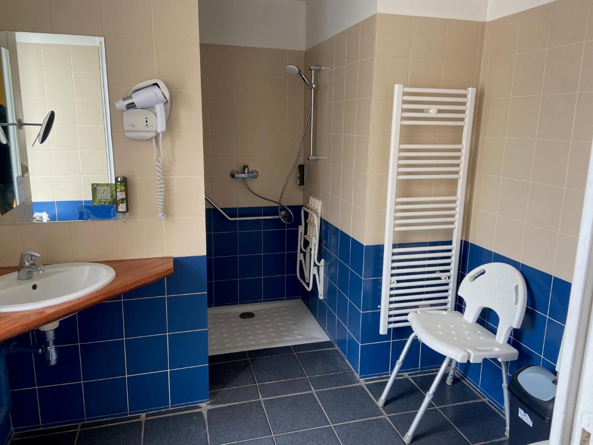 Logis Hotel - La Petite Rade Le Havre Esterno foto
